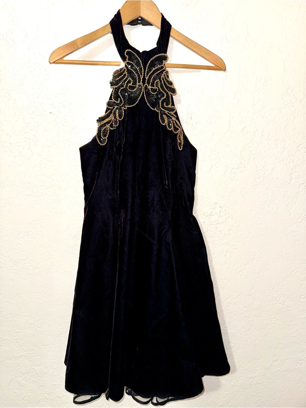 Vintage 90s Black Velvet Halter Dress With Gold Beaded Butterfly And Tulle Hem 6